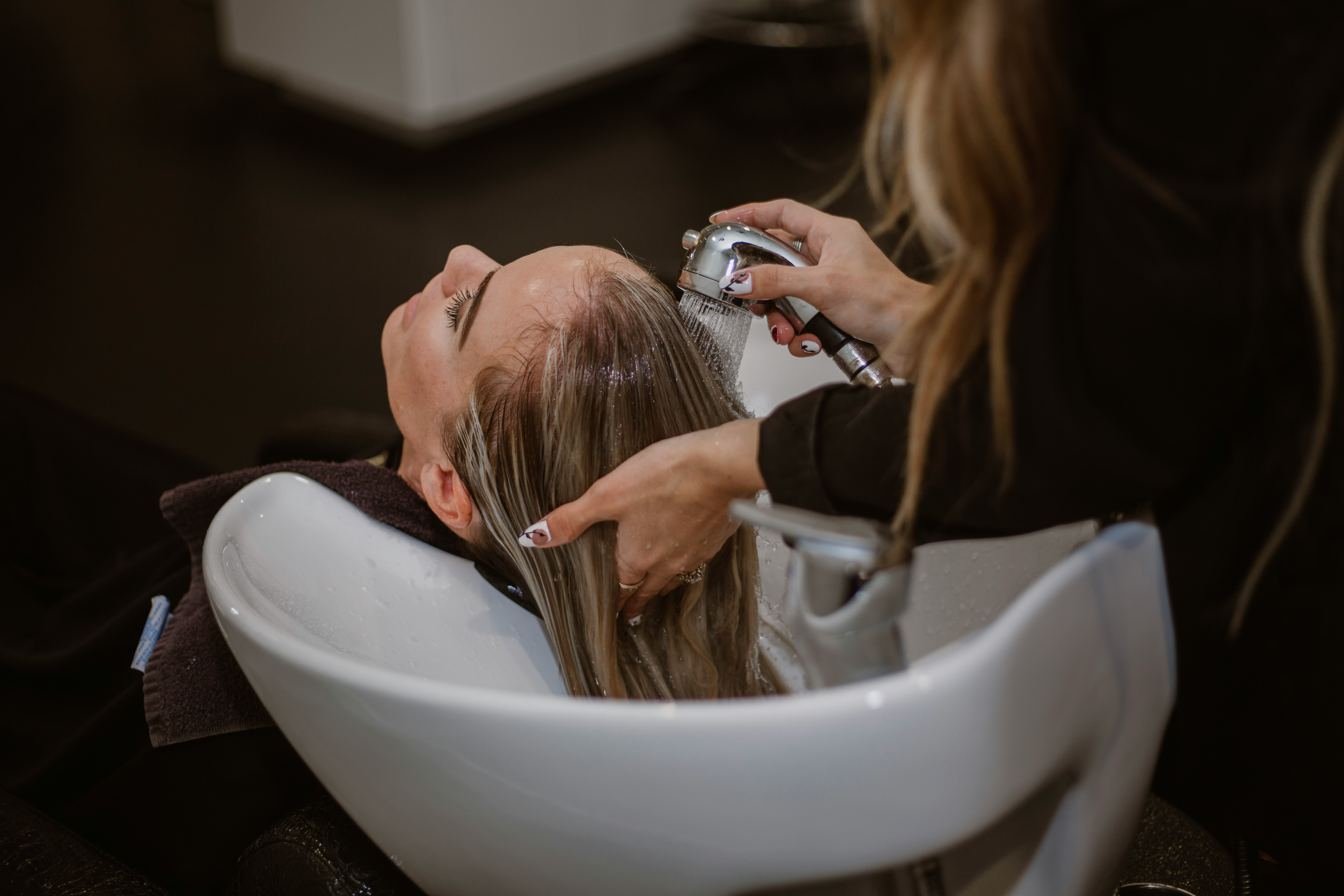 Haarwasche & Styling bei Ayhan's Goldene Hand
